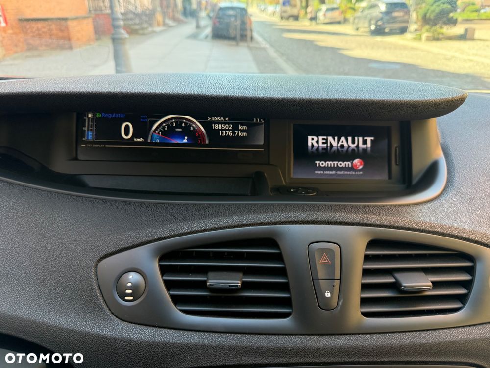 Renault Scenic 1.6 16V 110 Dynamique - 11