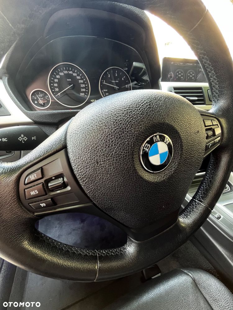BMW Seria 3 318d - 29
