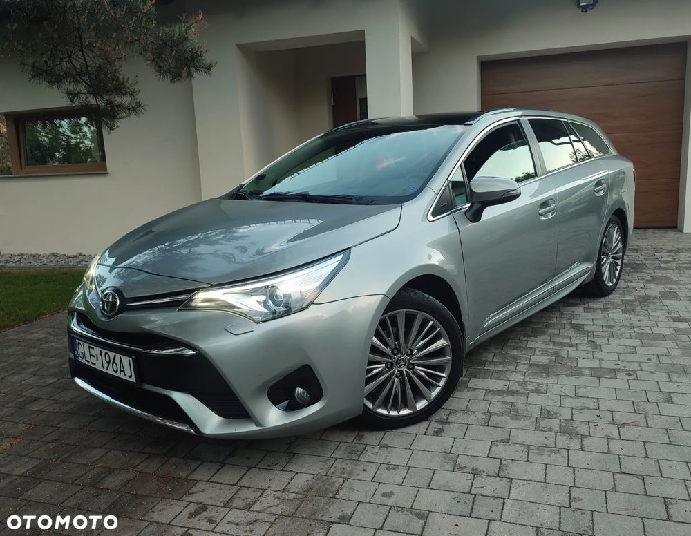 Toyota Avensis Touring Sports 1.8 Multidrive S Executive - 1