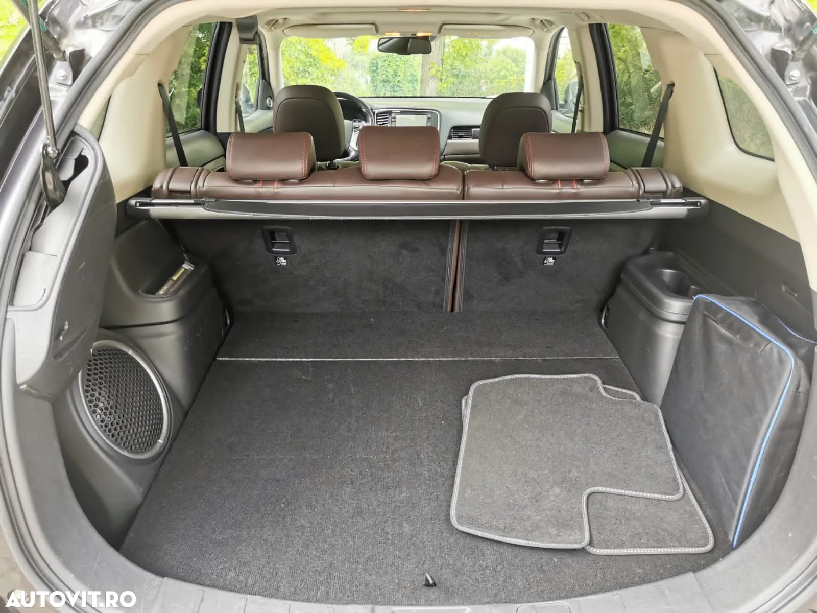Mitsubishi Outlander 2.0 4WD Plug-In Hybrid Top - 23