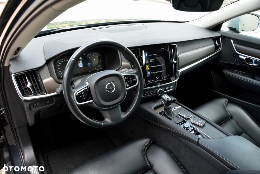 Volvo V90 Cross Country - 17