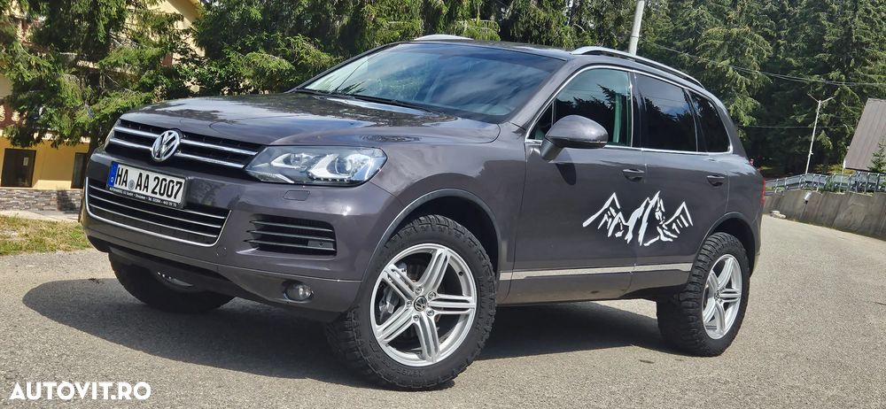 VOLKSWAGEN Touareg