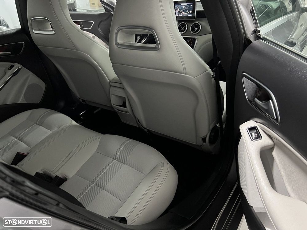 Mercedes-Benz CLA 200 d Shooting Brake Urban Aut. - 13