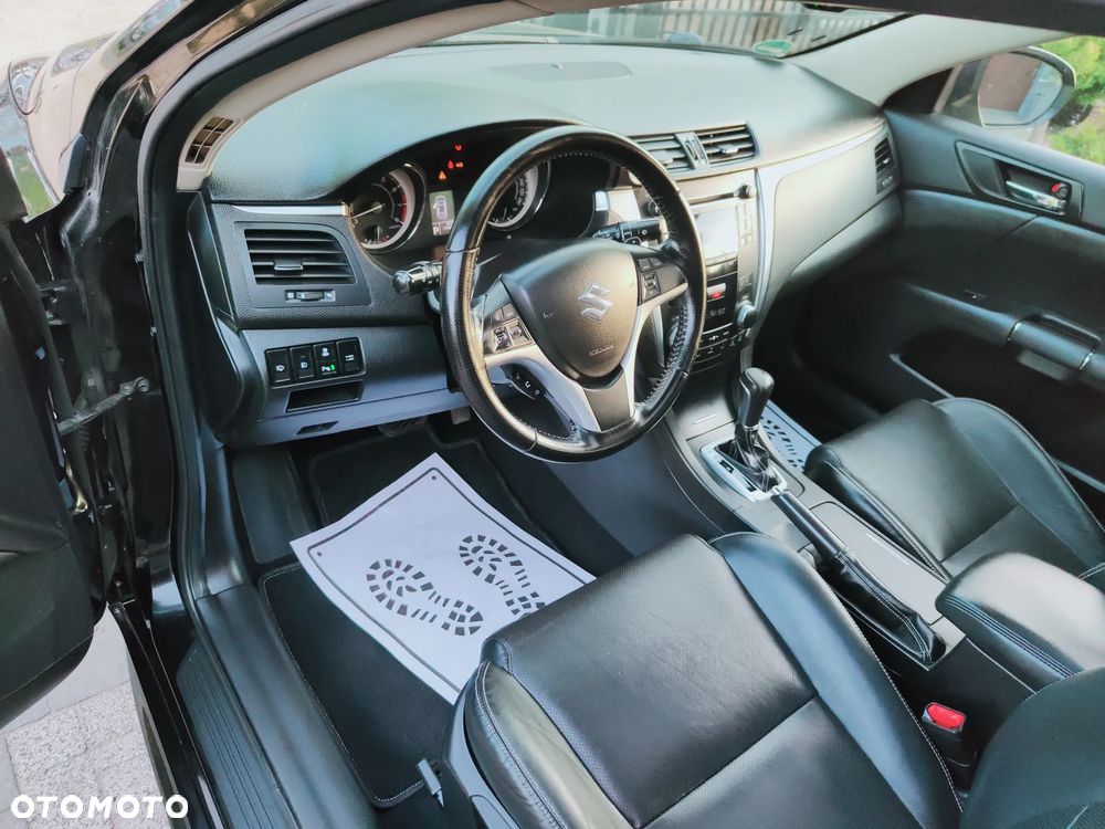 Suzuki Kizashi 2.4 4x4 CVT Sport - 13