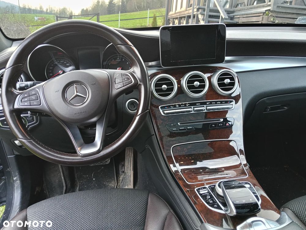 Mercedes-Benz GLC - 12