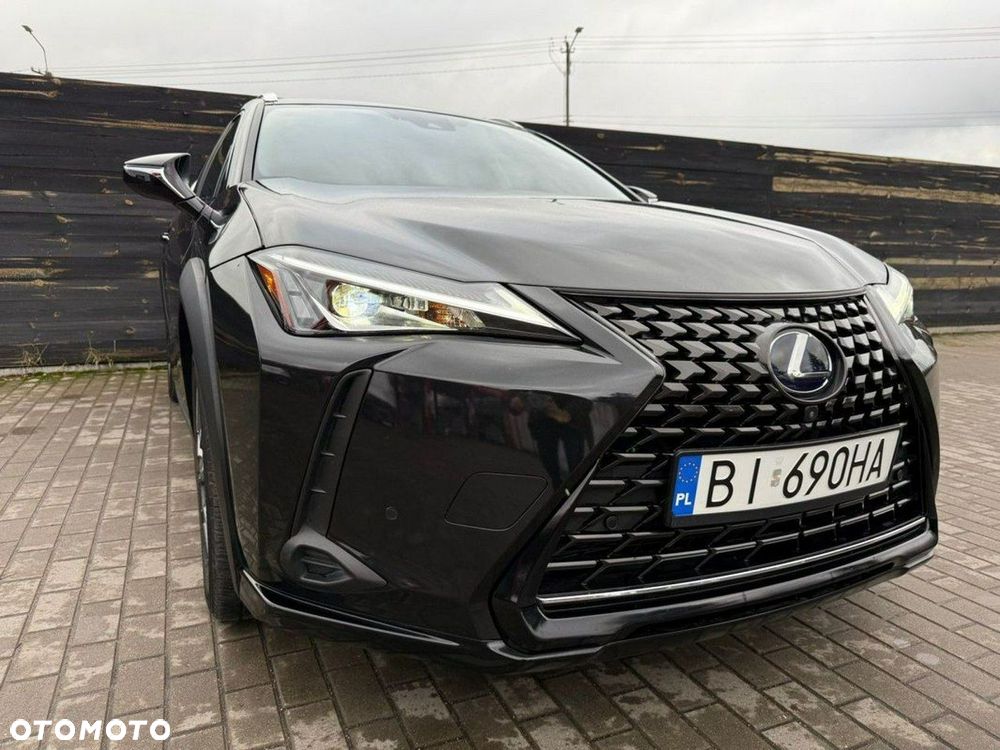 Lexus UX - 4