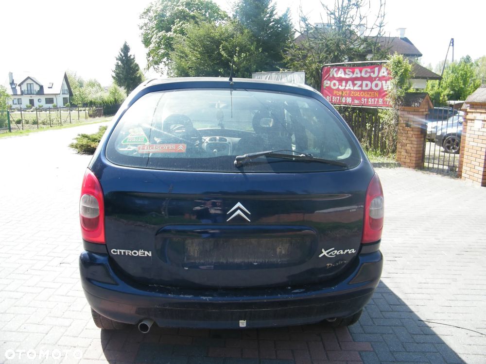 Citroen Xsara Picasso (98-04r.) 2.0 HDI 89KM. Silnik RHY Skrzynia 20DL65 lakier KPK - MAURITIUS BLUE . Cały na części. GWARANCJA !!!  Przód Tył Zestaw Komplet Drzwi Klapa Zderzak Błotnik Maska Grill Atrapa Szyba Pas Lampa Lusterko Boczki Fotel Kanapa Kokpit Deska Rozdzielcza Przełącznik Włącznik Sterownik Przewody Wiązka Instalacja Moduł Komputer Czujnik Listwa Pompa Alternator Wtryski Głowica Rozrusznik Kompresor Sprzęgło Dwumas Silnik Skrzynia ABS Klimatyzacji Paliwa Wspomagania Kolektor Turbina Przepustnica Zawór Chłodnica Koło Hak Belka Sanki Zawieszenie Mcpherson Półoś Amortyzator Wydech Tłumik Zacisk Most - 5