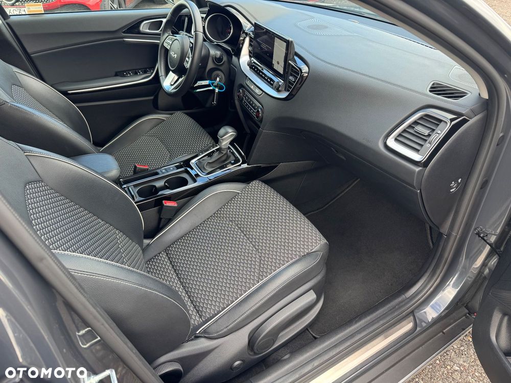 Kia XCeed - 10