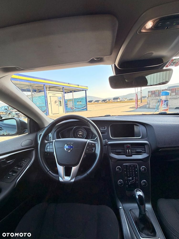 Volvo V40 D2 - 11