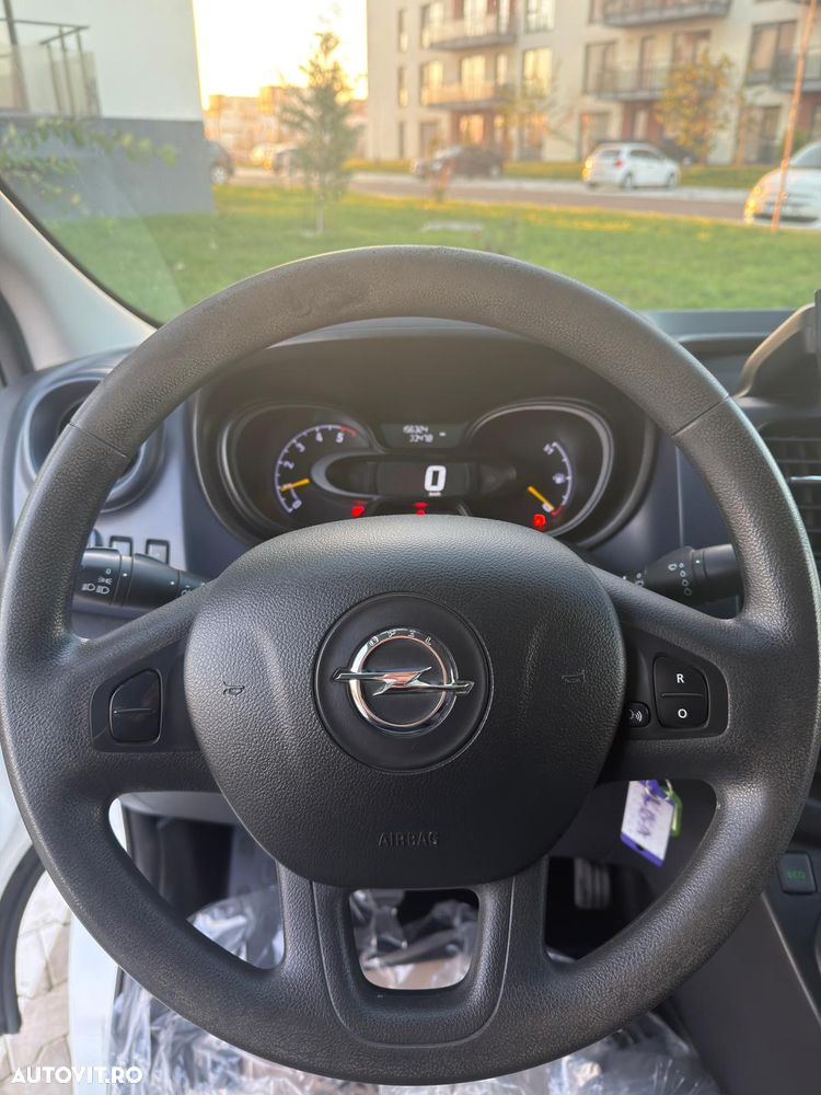 Opel Vivaro - 15