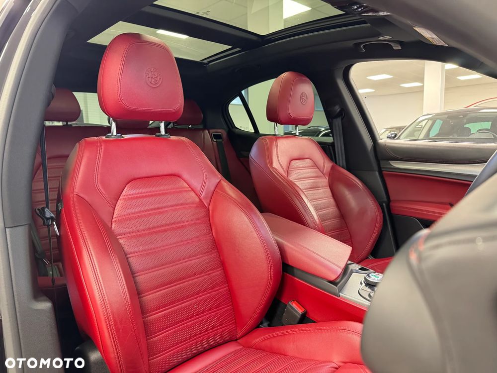 Alfa Romeo Stelvio 2.0 Turbo 16V AT8-Q4 Executive - 13