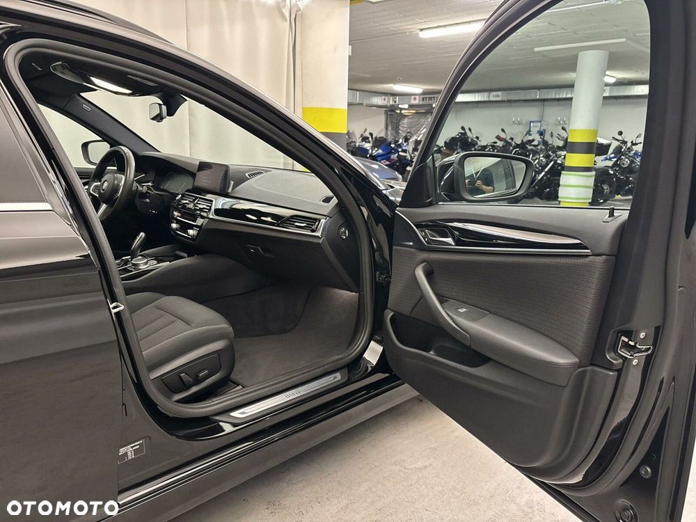 BMW Seria 5 518d Advantage - 22