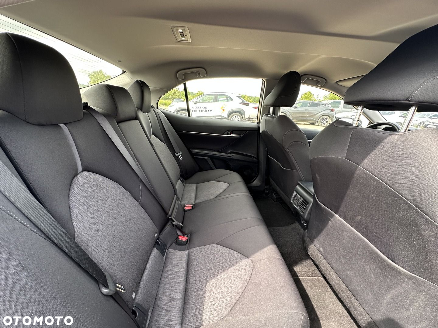 Toyota Camry - 14