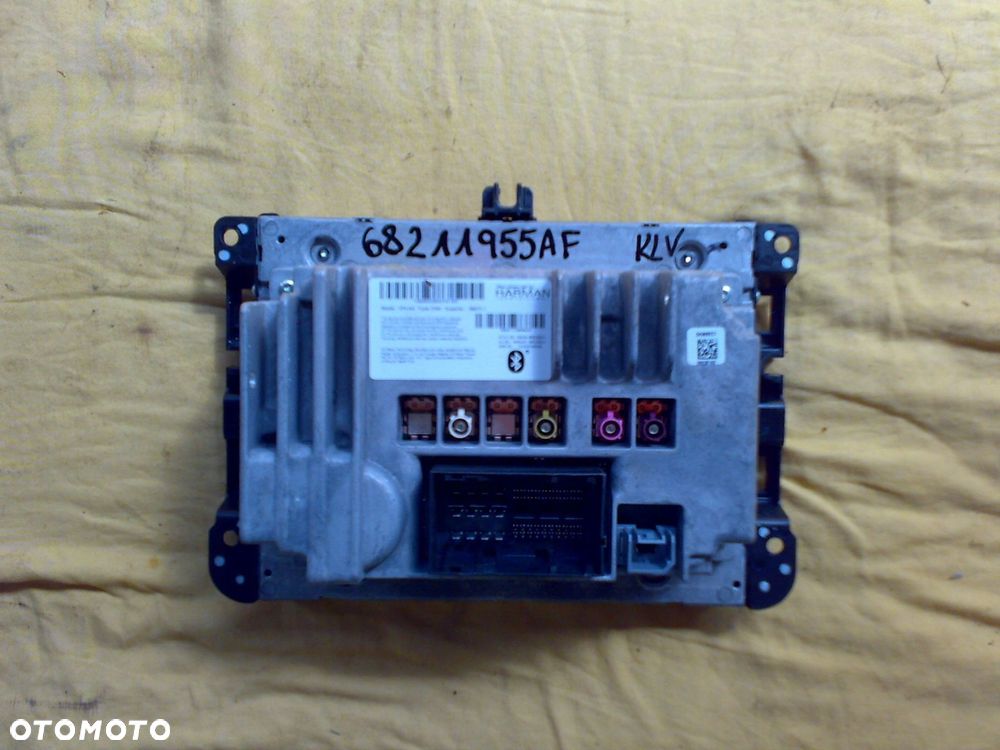 jeep cherokee kl 2014 - wyświetlacz radio panel harman nawigacja monitor - 3