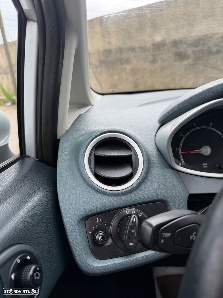 Ford Fiesta 1.25 Techno - 6