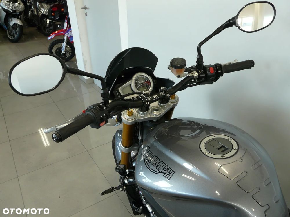 Triumph Street Triple - 21