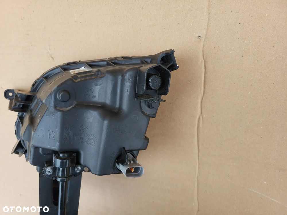 HALOGEN PRAWY DRL KIA OPTIMA HYBRID 92202-4U650 - 8