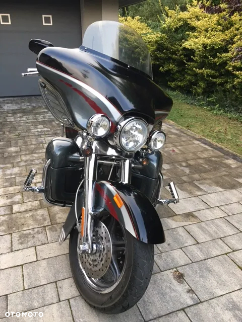 Harley-Davidson FLHTCU Ultra - 2