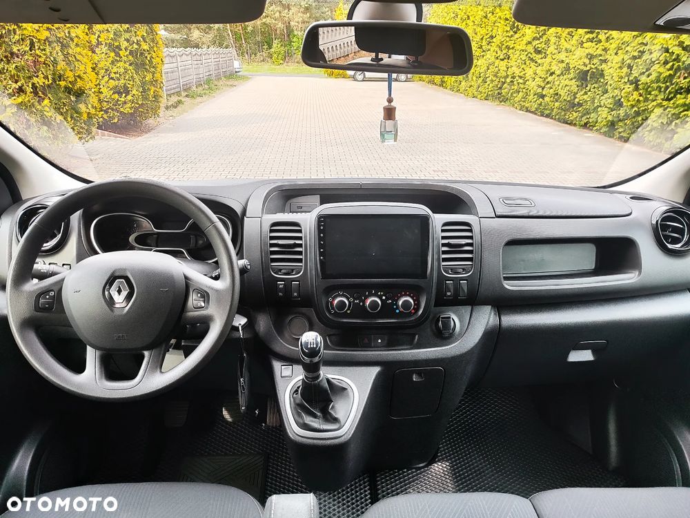 Renault Trafic 2.0 dCi - 11