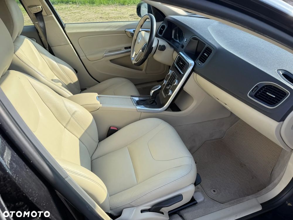 Volvo S60 T3 Summum - 16