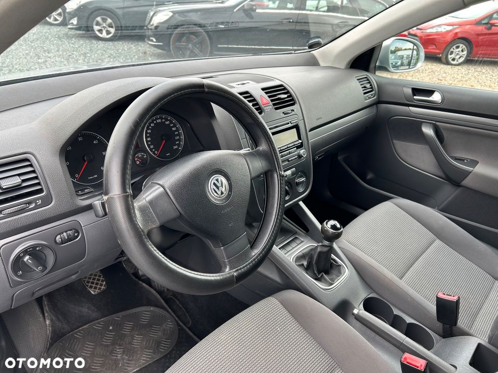 Volkswagen Golf - 10