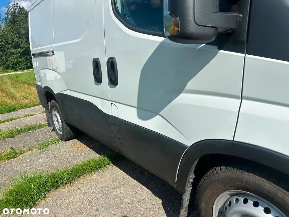 Iveco Daily L1H1 2.3 diesel 116 kM, automat 2019 rok EURO 6! WEBASTO, czujniki parkowania, sprowadzony ze Szwecji- NISKI ORGINALNY PRZEBIEG 146tyś. - 11
