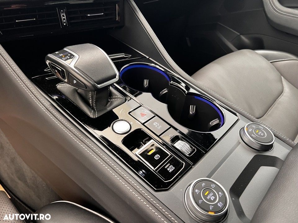 Volkswagen Touareg - 22