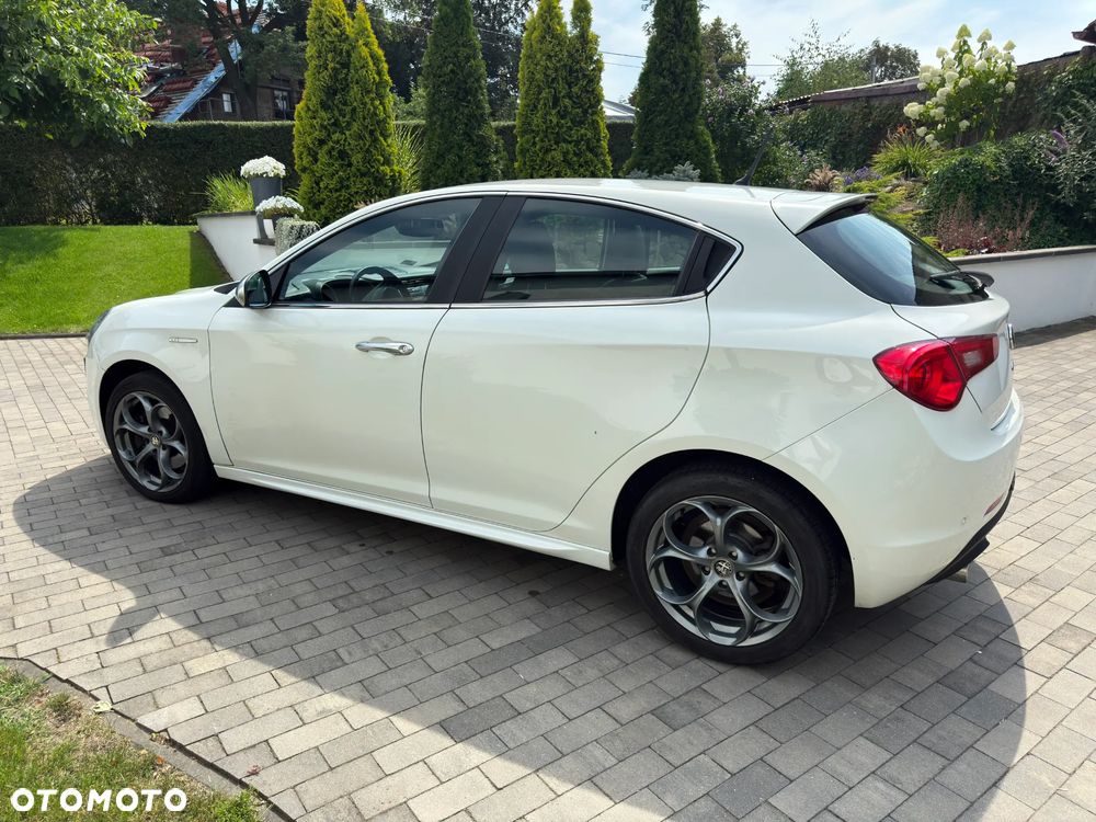Alfa Romeo Giulietta 2.0 JTDM Distinctive - 6