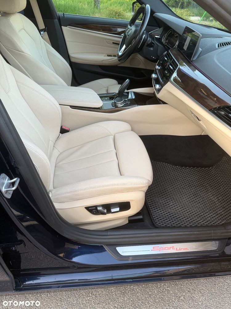 BMW Seria 5 530i Sport Line sport - 23