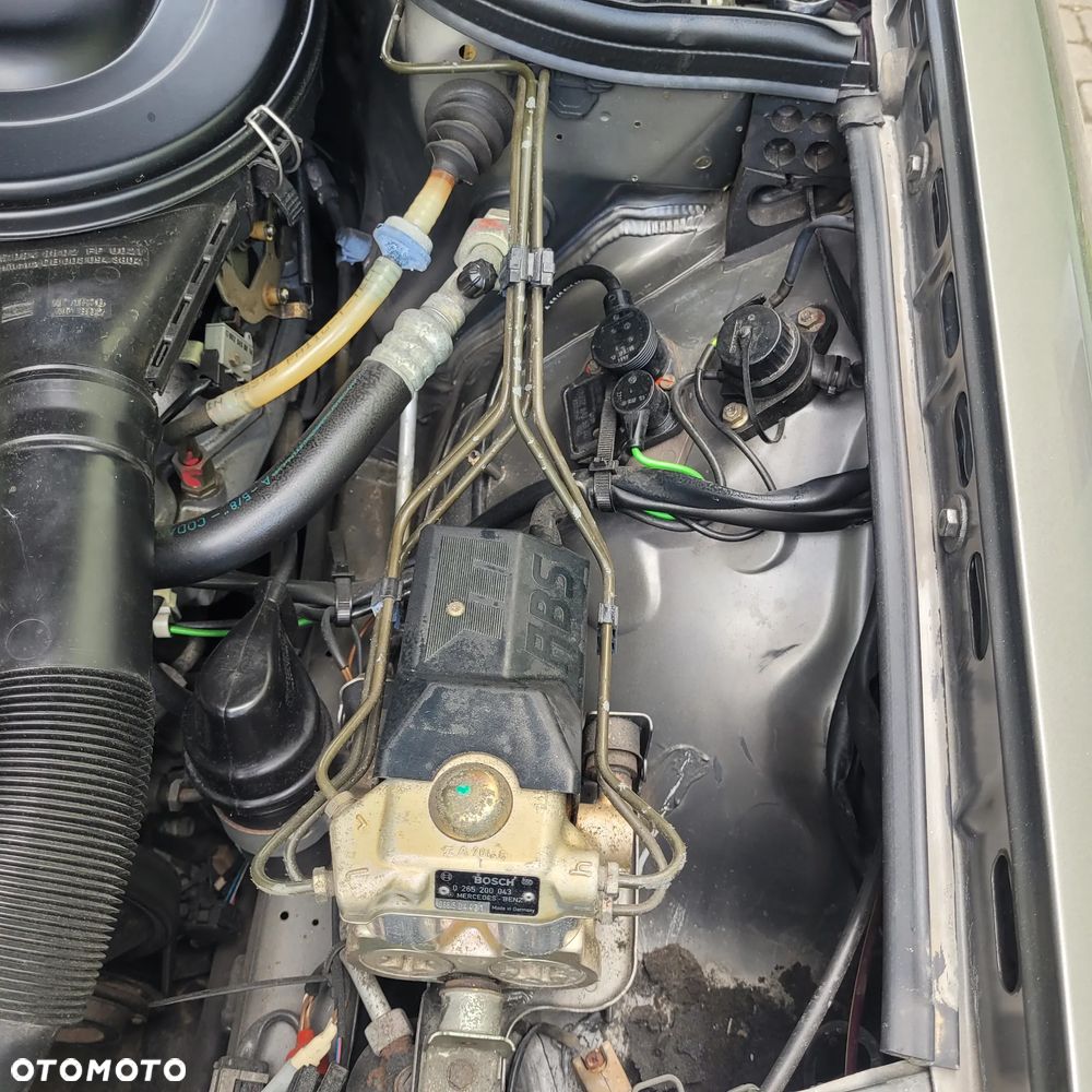 Mercedes-Benz W124 (1984-1993) - 12