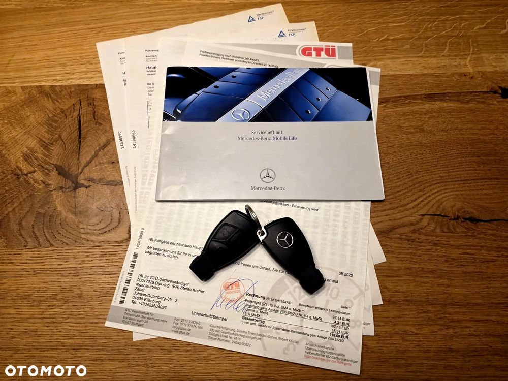 Mercedes-Benz CLK - 24