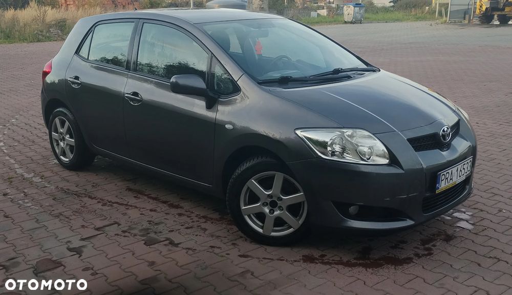 Toyota Auris 2.0 D-4D - 1