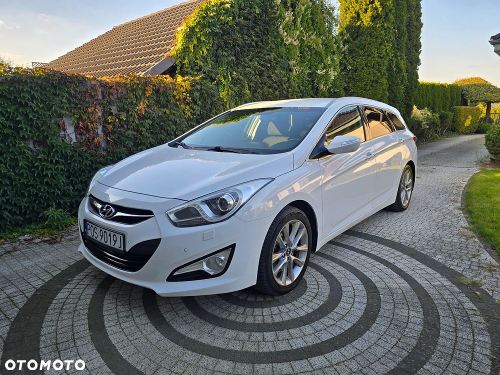 Hyundai i40 i40cw 1.7 CRDi Automatik Fifa World Cup Edition - 1