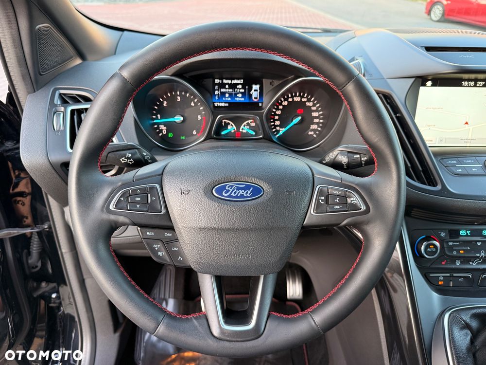 Ford Kuga 2.0 TDCi FWD ST-Line - 30