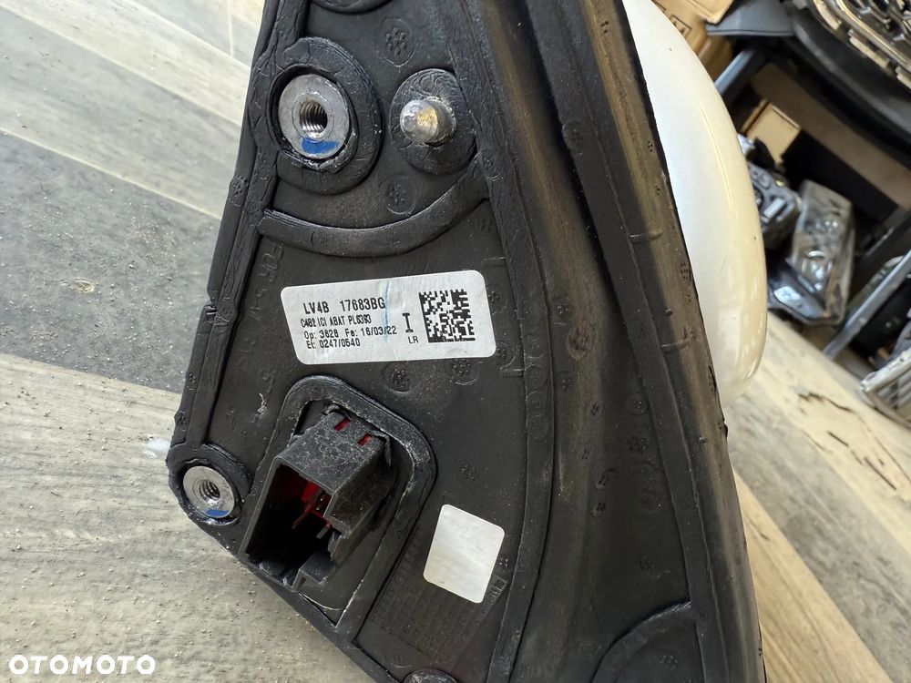 FORD KUGA III LUSTEKO LEWE 9 PIN - 6
