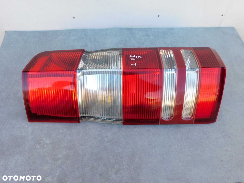 Mercedes Sprinter 906 lampa lewa tył kierowcy 06-17r