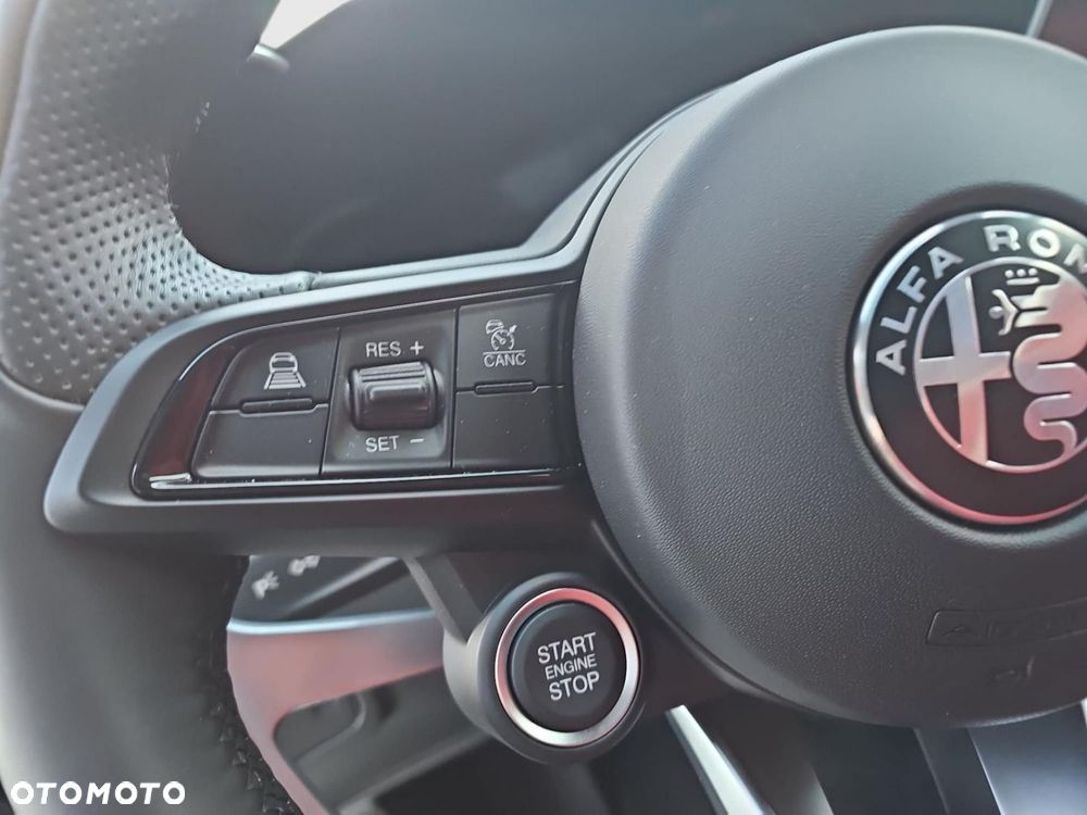 Alfa Romeo Giulia 2.0 Turbo Sprint Q4 - 12
