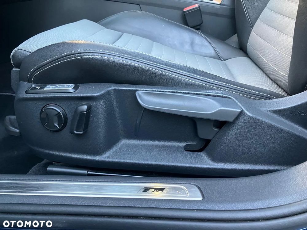 Volkswagen Passat - 34