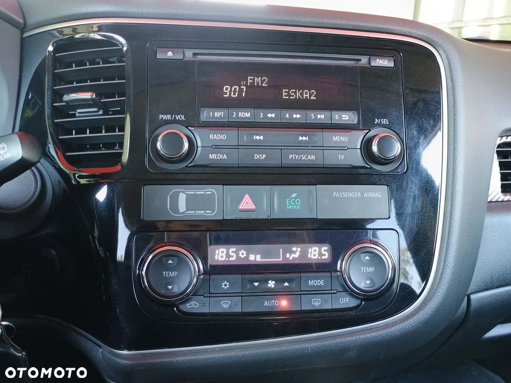 Mitsubishi Outlander 2.0 4WD Invite - 17