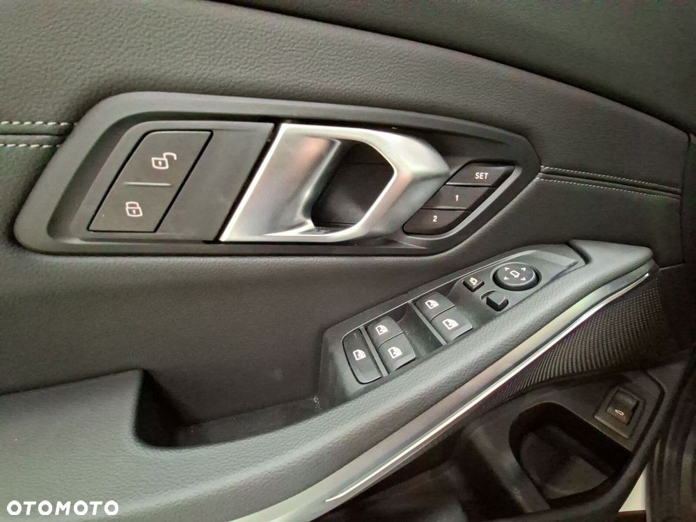 BMW Seria 3 - 22