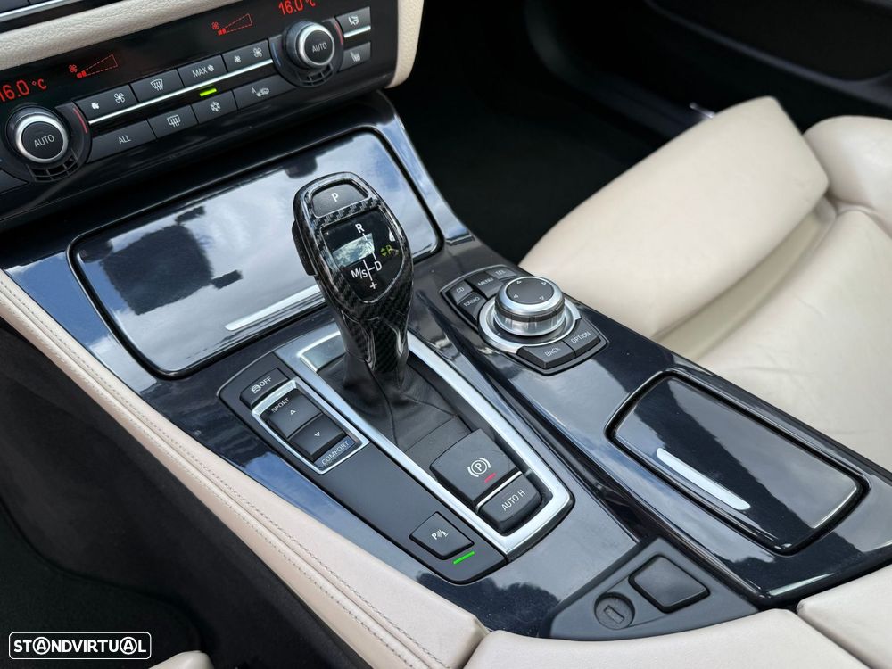 BMW 550 i Pack M Auto - 16