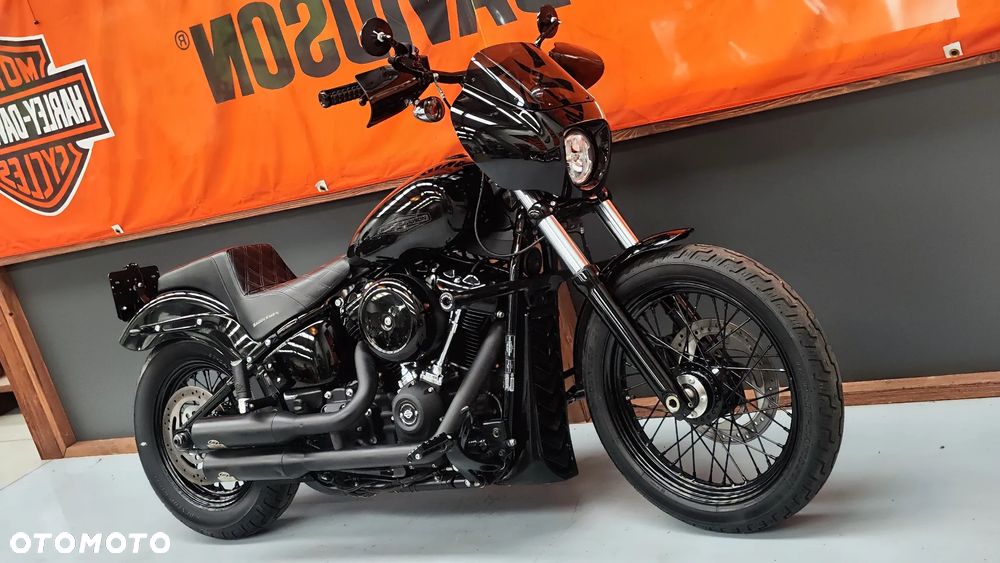Harley-Davidson Softail Street Bob - 2