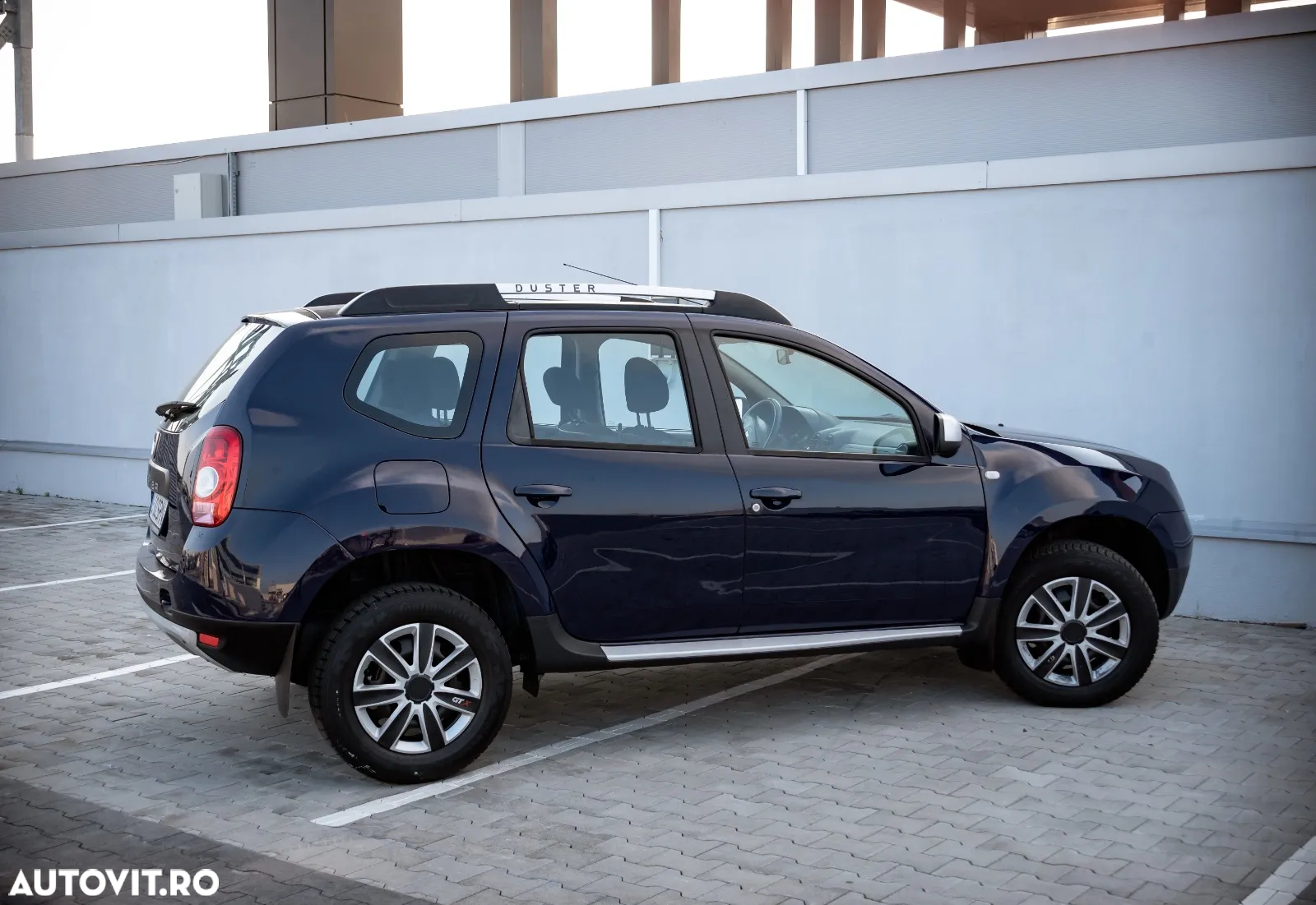 Dacia Duster 1.6 4x2 Laureate - 10