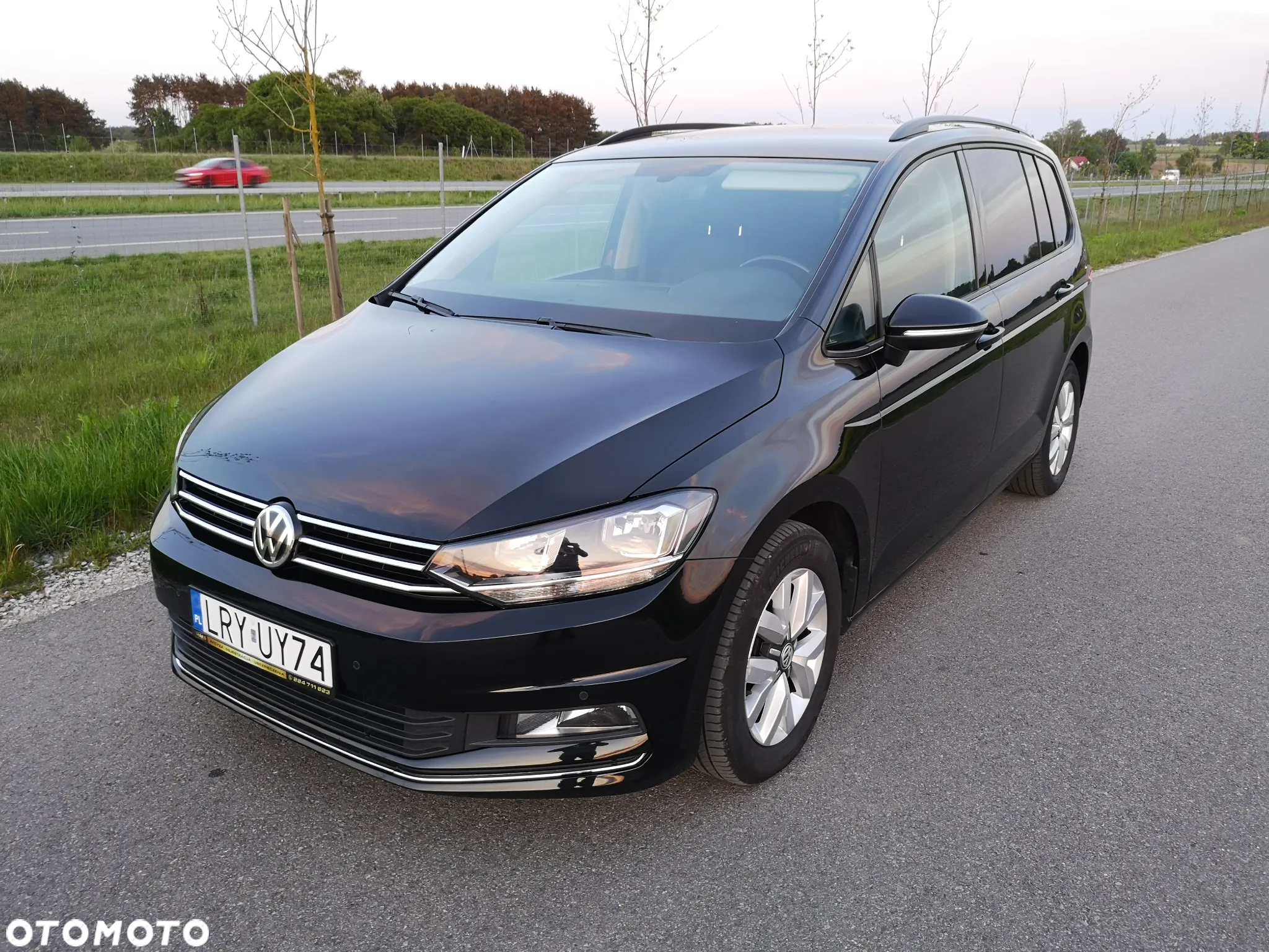 Volkswagen Touran 2.0 TDI SCR DSG Comfortline - 10