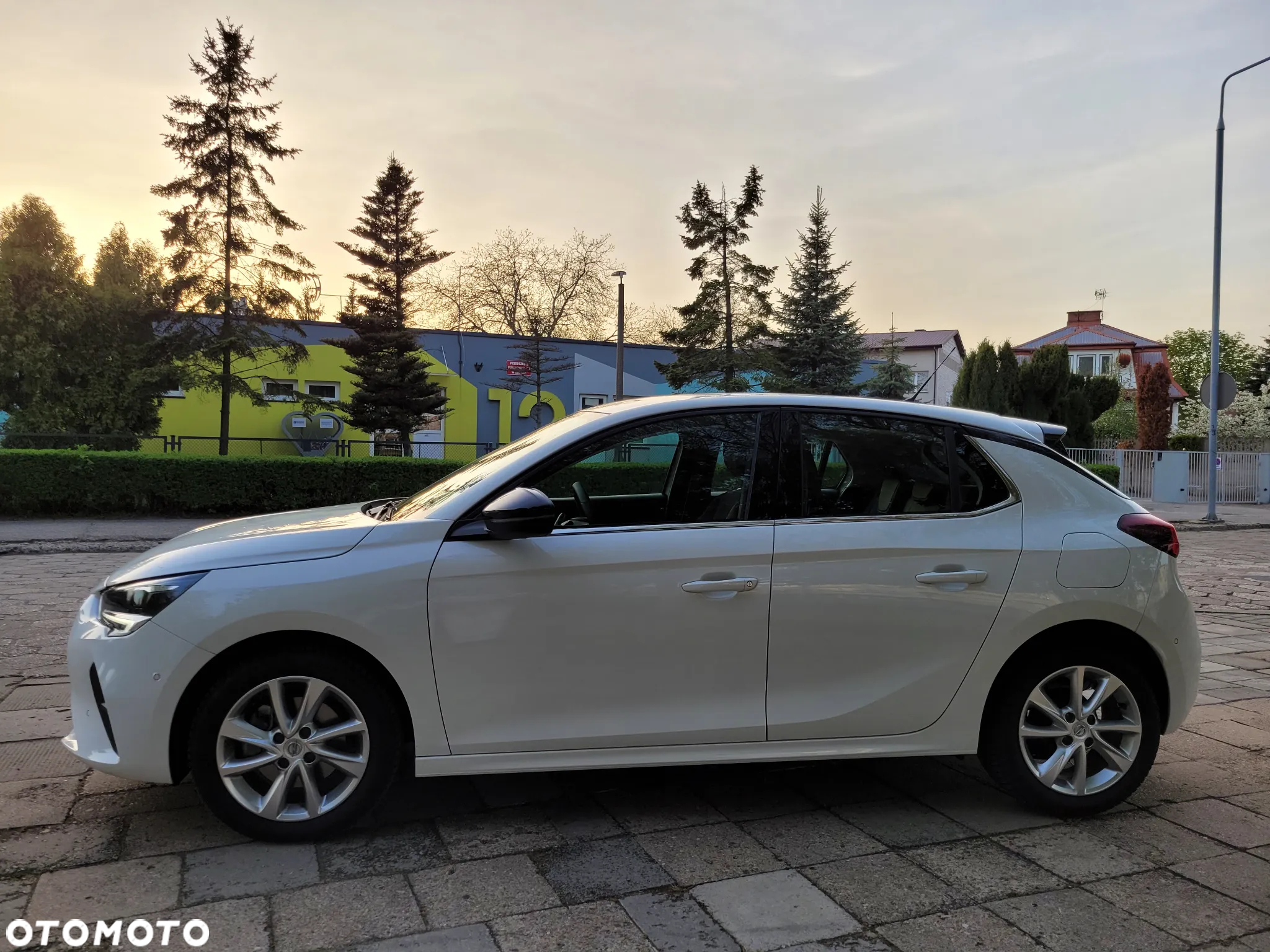 Opel Corsa 1.2 Elegance S&S - 4