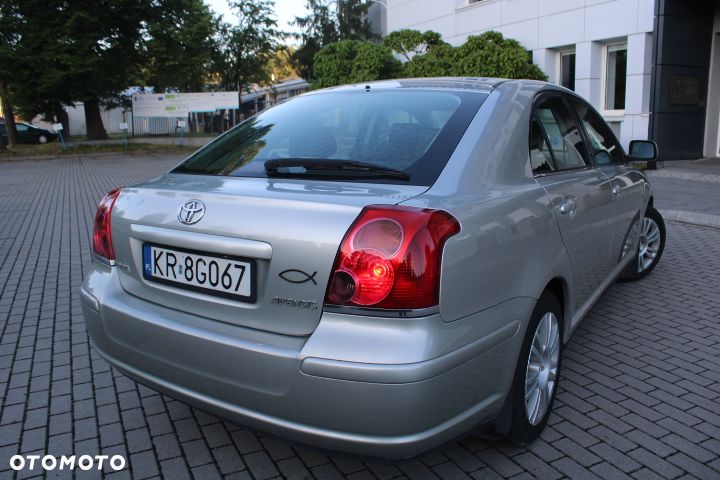 Toyota Avensis 1.8 VVT-i Luna - 25