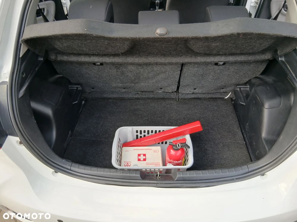 Toyota Yaris - 8
