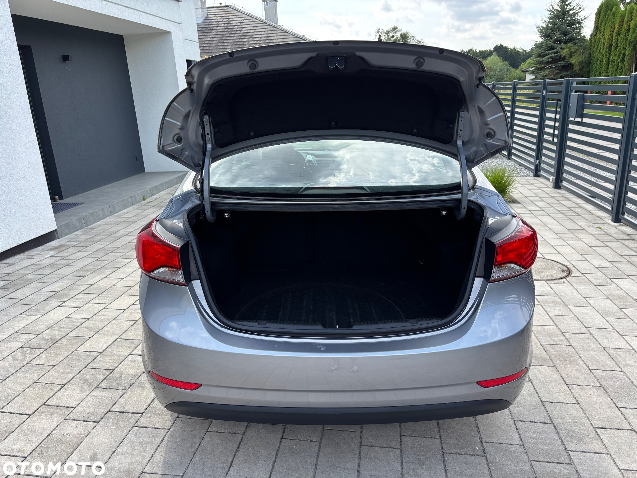 Hyundai Elantra 1.6 Comfort - 38
