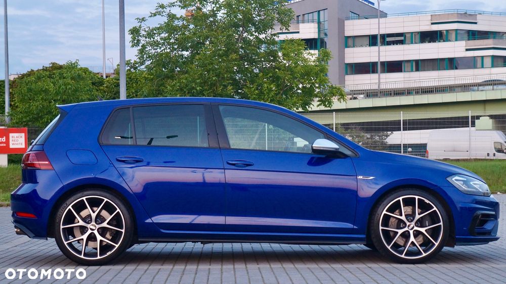 Volkswagen Golf - 6