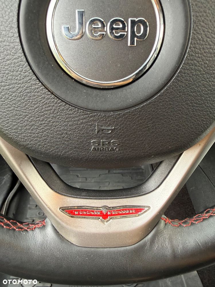 Jeep Grand Cherokee - 23
